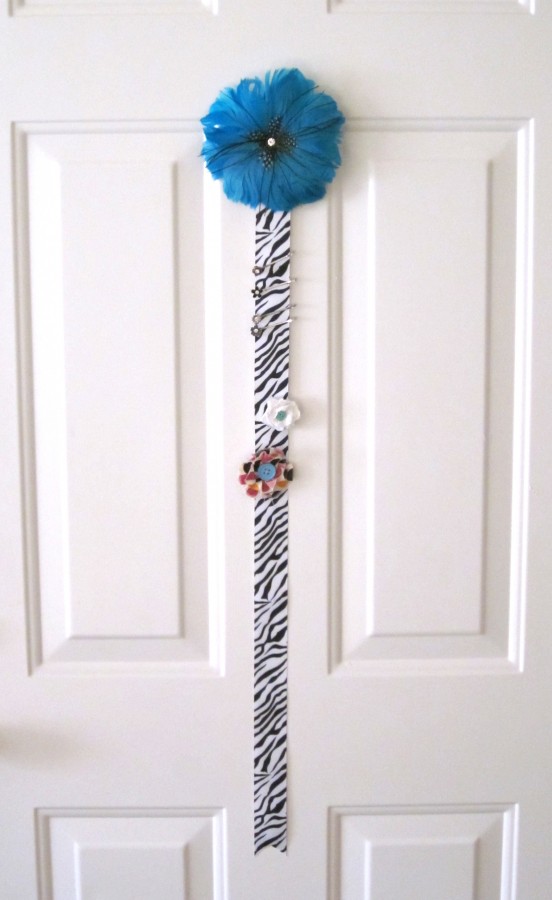 Como fazer um suporte decorativo para grampos de cabelo
