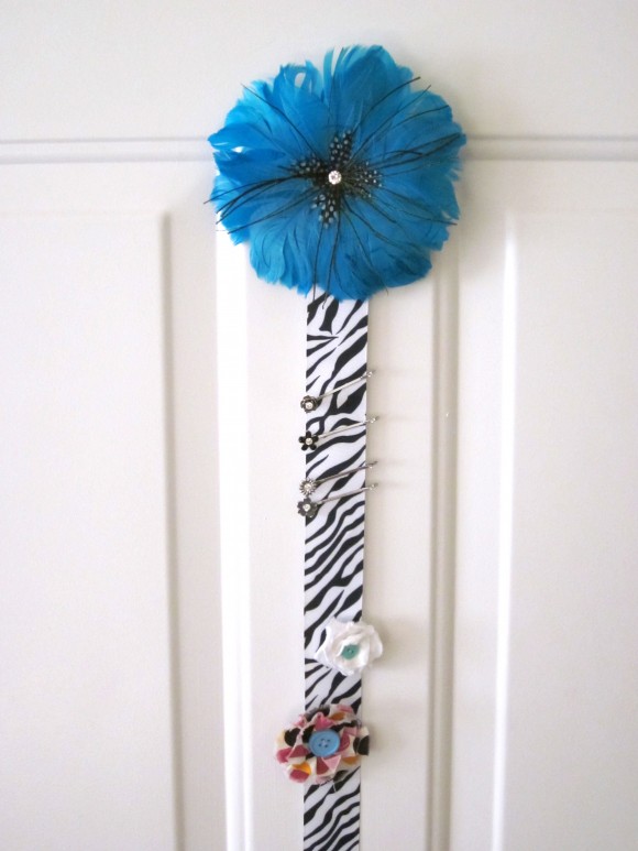 Como fazer um suporte decorativo para grampos de cabelo - ideia de presente de US$ 1