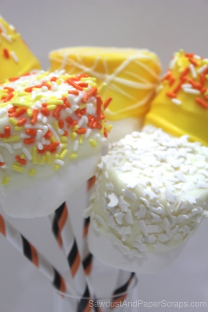 Easy Halloween Treat: Marshmallow Pops