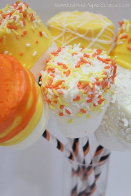Easy Halloween Treat: Marshmallow Pops